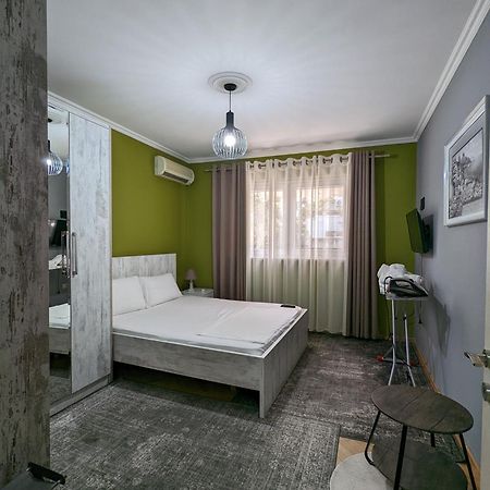 Downtown Retreat "Spiranca" Apartment Tirana Exterior foto