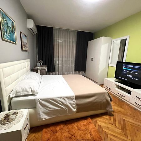 Downtown Retreat "Spiranca" Apartment Tirana Exterior foto