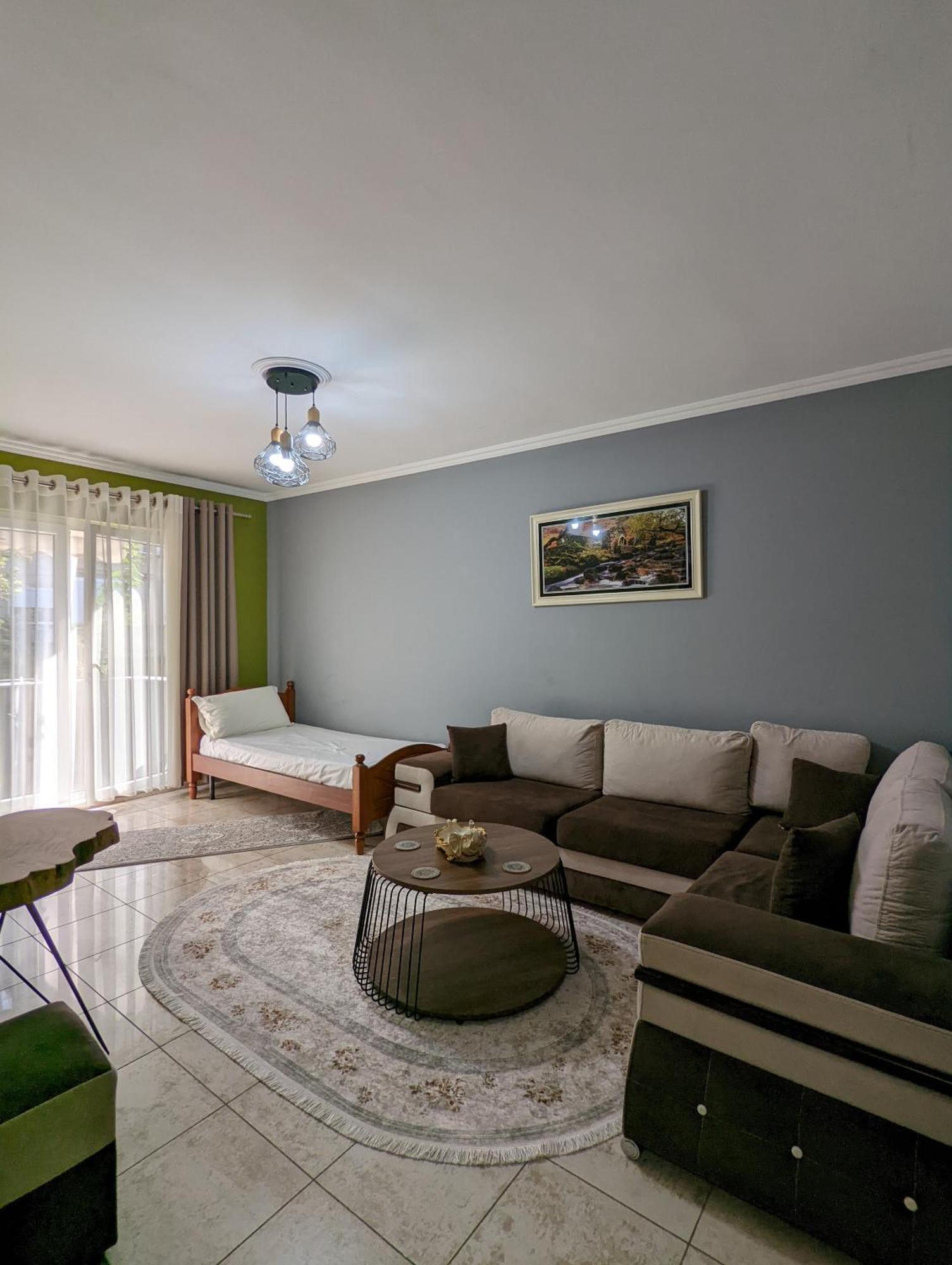 Downtown Retreat "Spiranca" Apartment Tirana Exterior foto