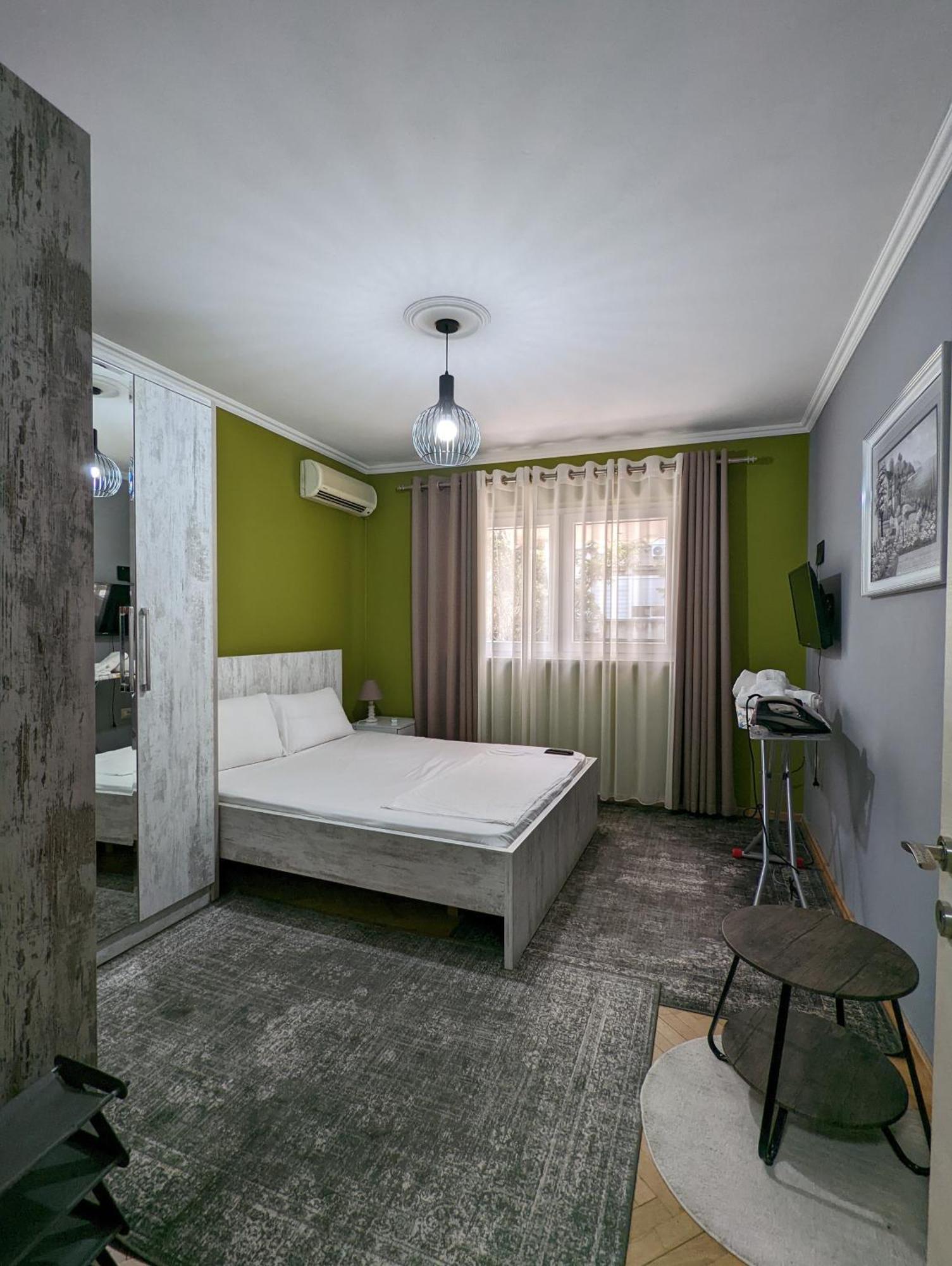 Downtown Retreat "Spiranca" Apartment Tirana Exterior foto